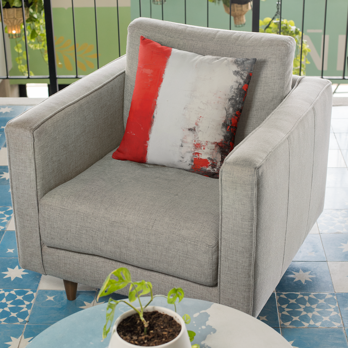 Bold Abstract Art Throw Pillow – Modern Accent Cushion for Living Room