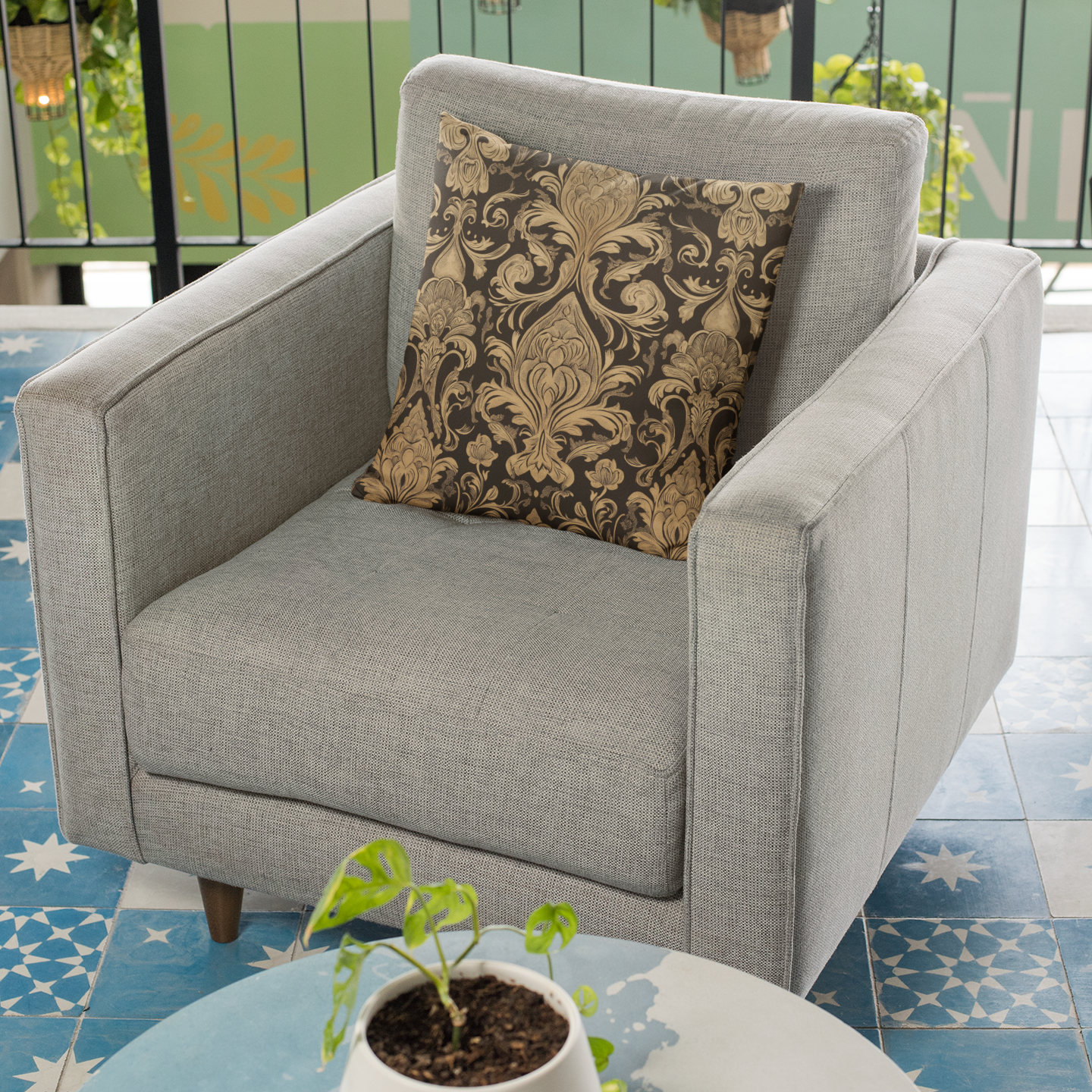 Vintage Floral Throw Pillow – Elegant Accent Cushion for Home