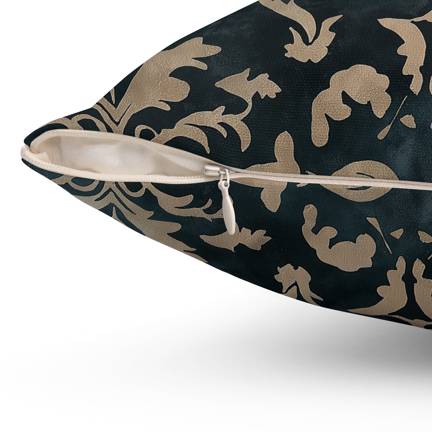 Damask Throw Pillow – Elegant Vintage-Style Accent Cushion