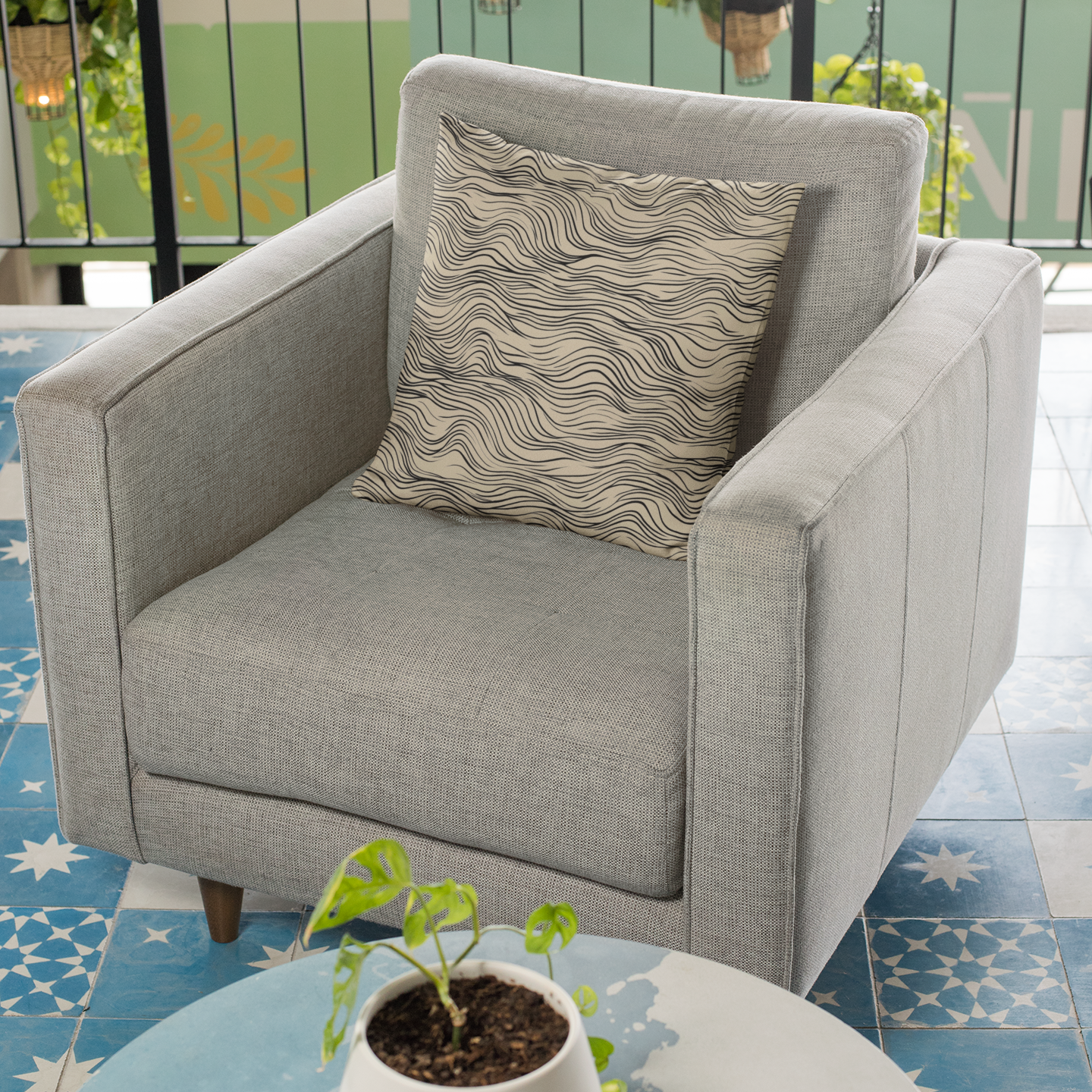 Cozy Wave Throw Pillow – Modern Accent Cushion with Wavy Pattern