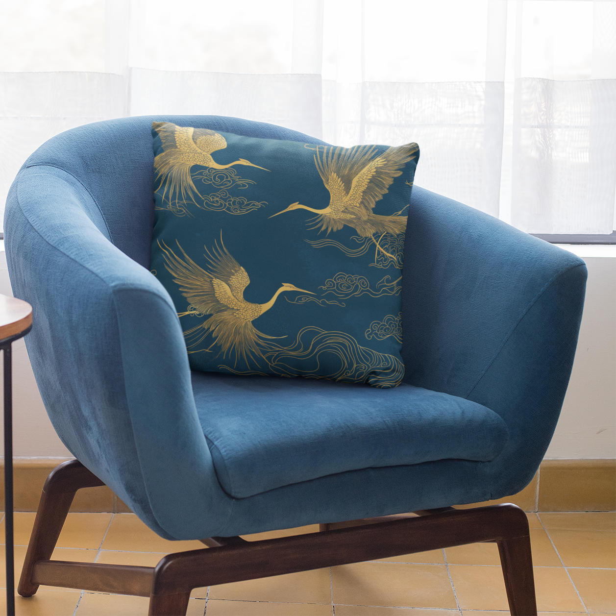 Japanese Crane Throw Pillow – Elegant Bird-Inspired Accent Cushion