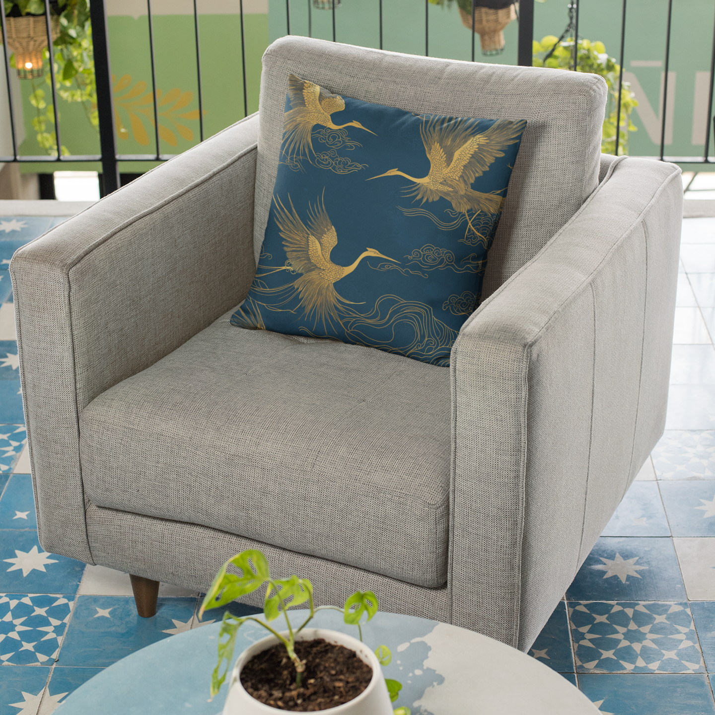 Japanese Crane Throw Pillow – Elegant Bird-Inspired Accent Cushion