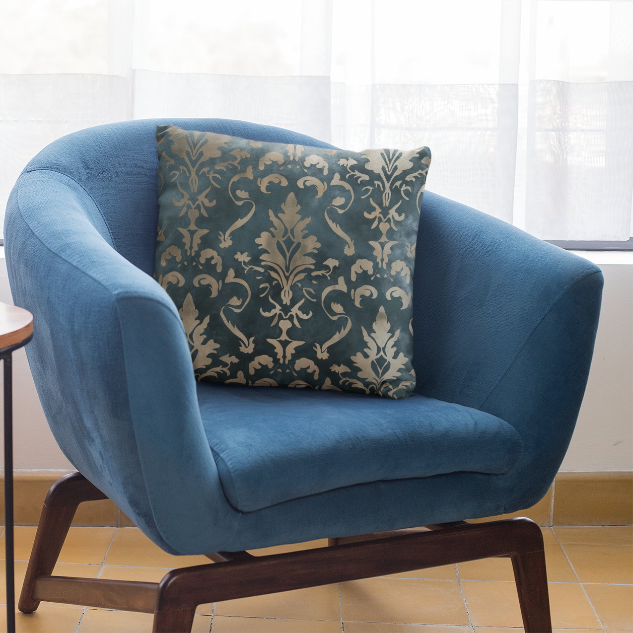 Damask Throw Pillow – Elegant Vintage-Style Accent Cushion