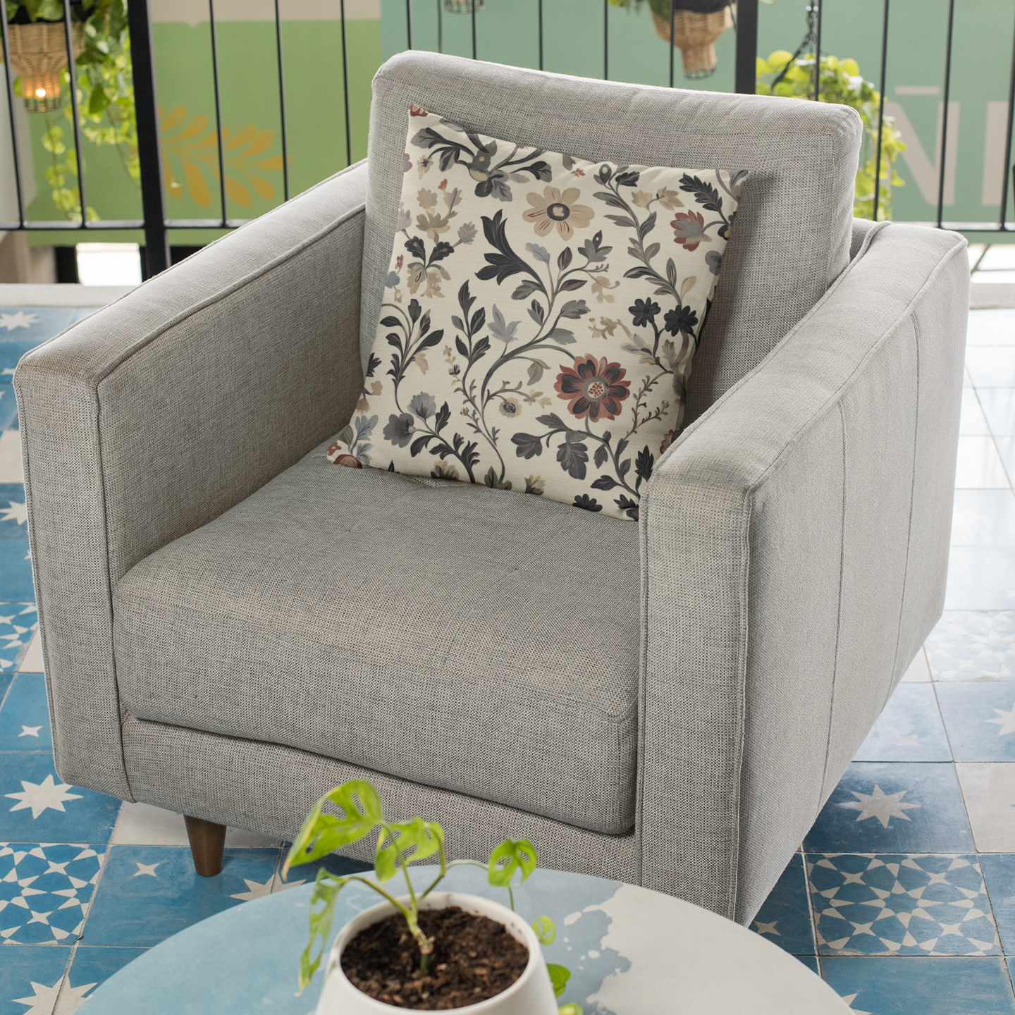 Floral Decorative Throw Pillow – Modern Nature-Inspired Accent Cushion