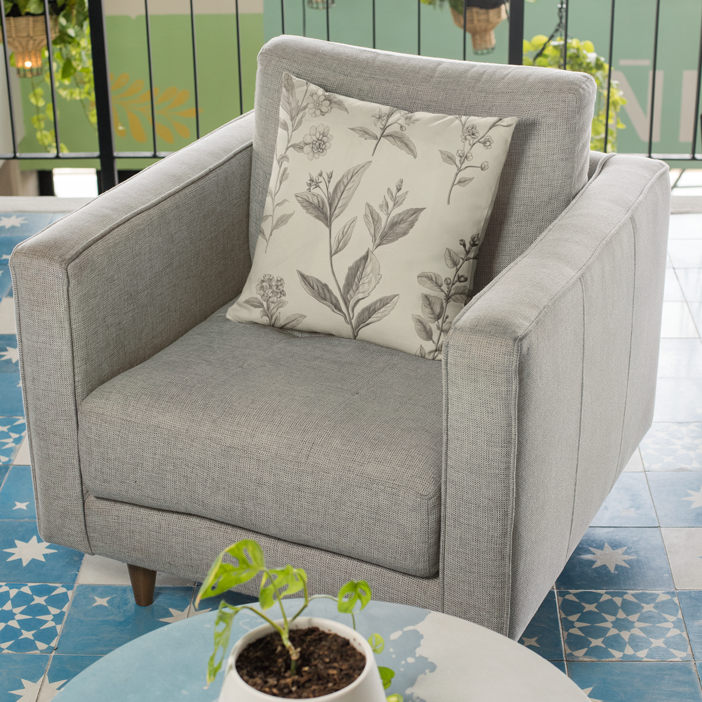 Vintage Botanical Throw Pillow – Elegant Floral Accent Cushion