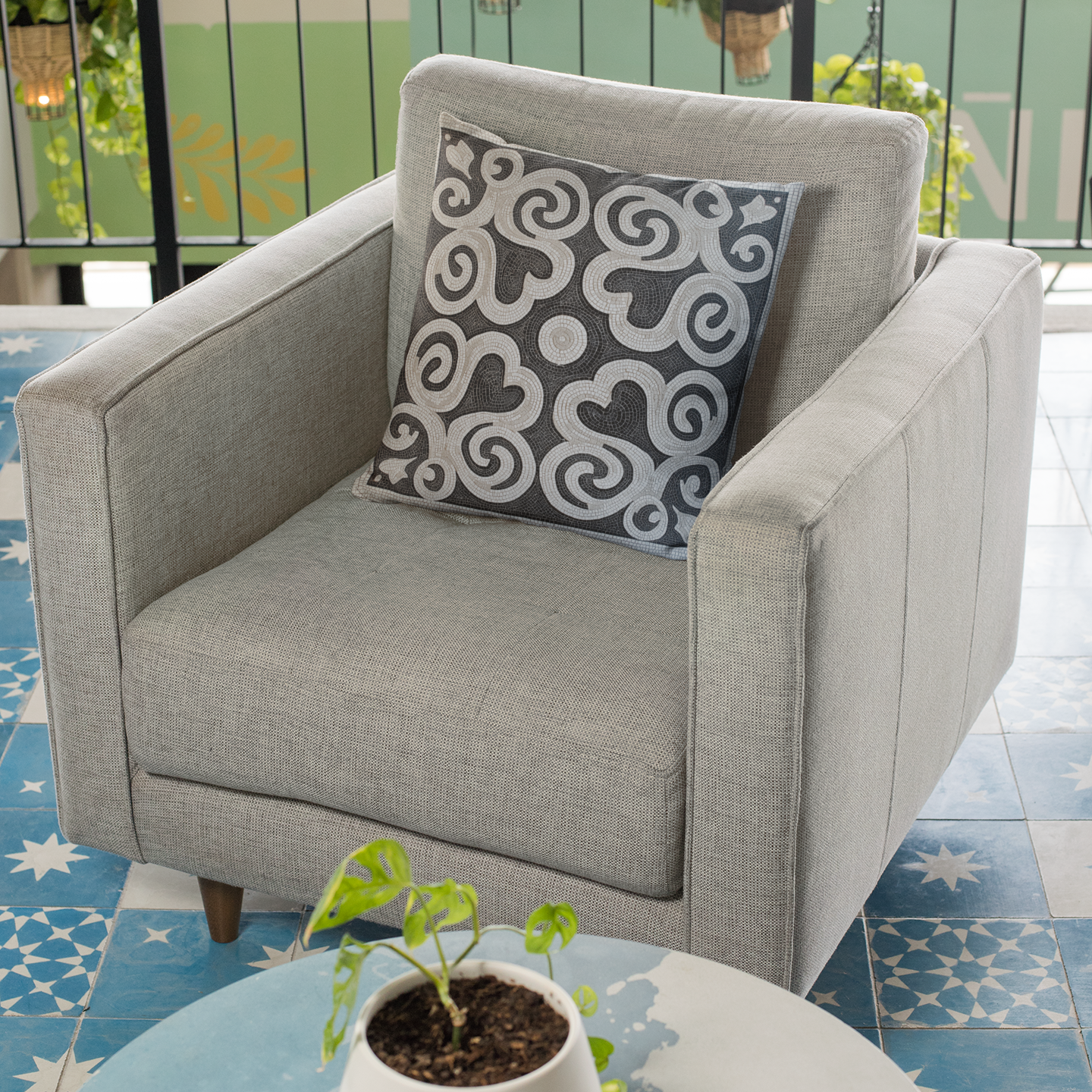 Elegant Heart Pattern Throw Pillow – Black & White Accent Cushion