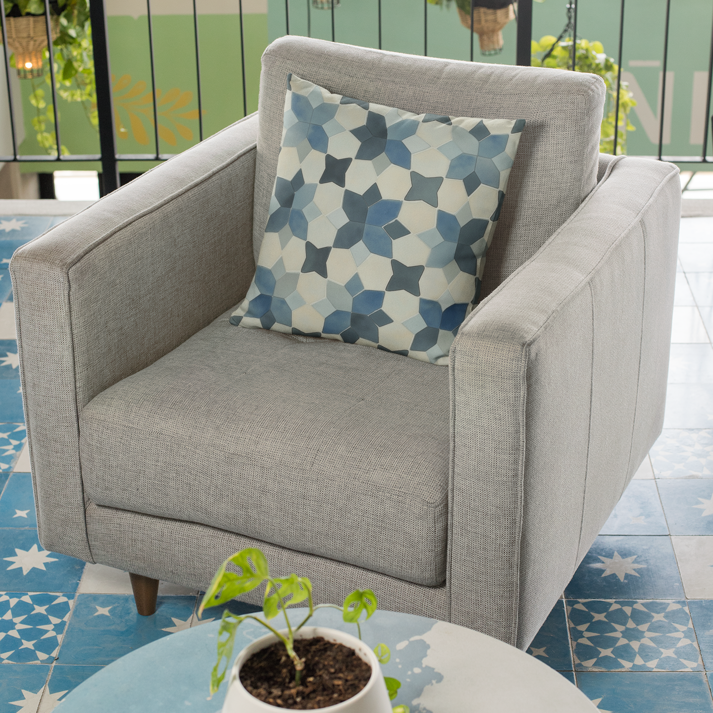 Geometric Pattern Throw Pillow – Modern Decorative Cushion for Home