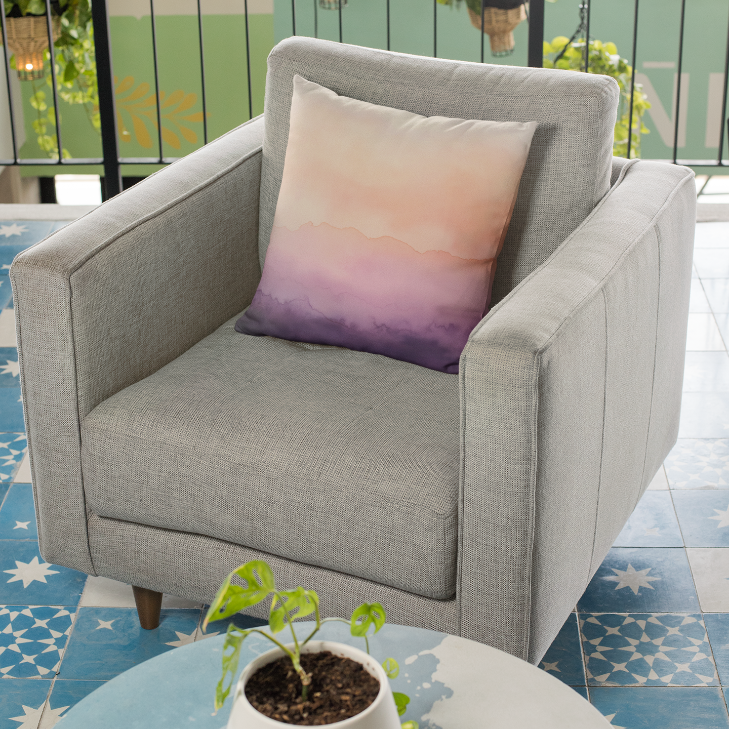 Serene Ombre Throw Pillow – Gradient Accent Cushion for Home