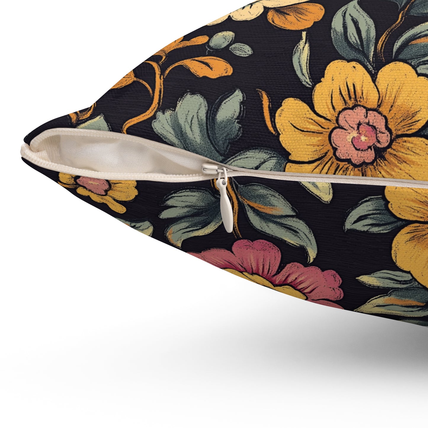 Vintage Floral Throw Pillow – Cozy Accent Cushion with Classic Garden Motif